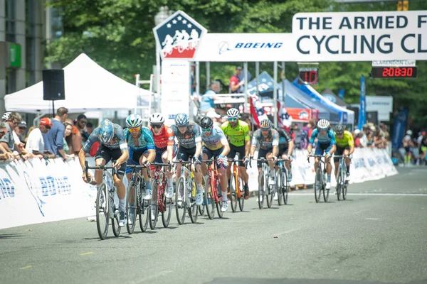 Κύκλοι Διαγωνίζονται Στους Αγώνες Δρόμου Των Ενόπλων Δυνάμεων Cycling Classic — Φωτογραφία Αρχείου