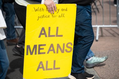 Göstericiler, 18 Ekim 2025 'te Washington, DC' de düzenlenen ikinci 