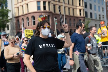 Göstericiler, 18 Ekim 2025 'te Washington, DC' de düzenlenen ikinci 