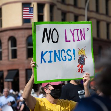 Göstericiler, 18 Ekim 2025 'te Washington, DC' de düzenlenen ikinci 