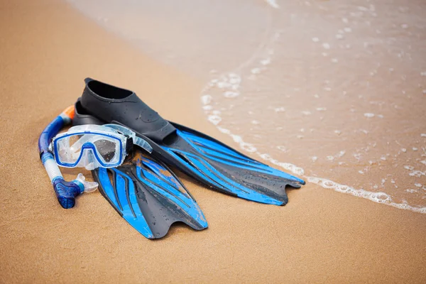 Equipamento de snorkel na praia — Fotografia de Stock