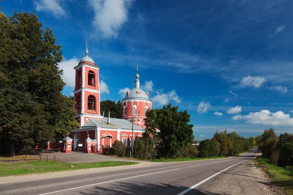 Iglesia ortodoxa roja — Foto de Stock