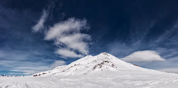 O Monte Elbrus — Fotografia de Stock