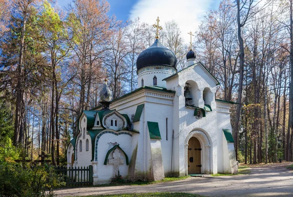 Iglesia del Salvador en Abramtsevo — Foto de Stock