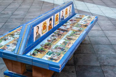 Algeciras, İspanya - 27 Haziran 2018. İspanya 'nın eski Algeciras kasabasındaki Historic Plaza Alta (Yüksek Meydan). Şehirdeki en büyük faaliyet merkezlerinden biridir..