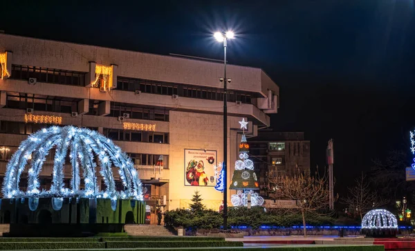 Ruse City Bulgaria Dicembre 2016 Vista Notturna Della Piazza Principale — Foto Stock