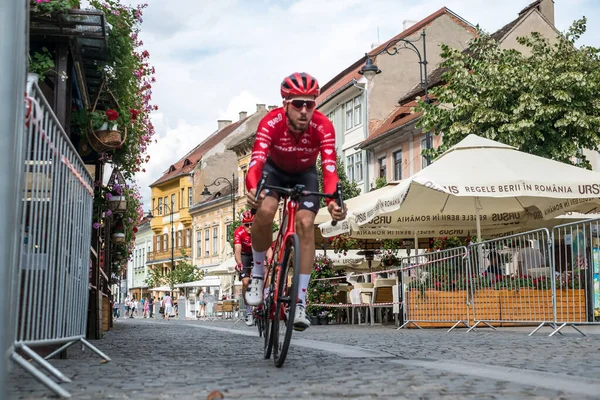 Sibiu City Rumänien Juli 2020 Cyklister Stadens Gamla Gator — Stockfoto