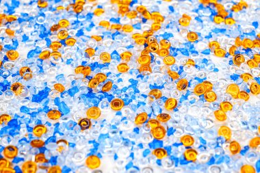 Granüllerin deseni renkli plastikler