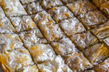 Şekerli taze elmalı turta.