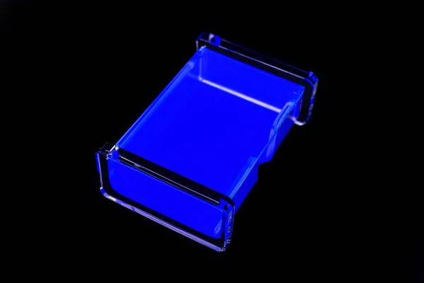 Scatola Plastica Neon Blu Sfondo Nero — Foto Stock