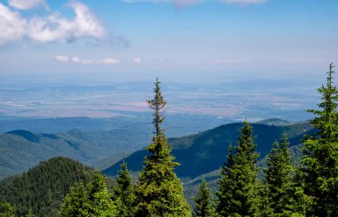 Fagaras Romen dağlarından güzel manzara, Suru zirvesi.