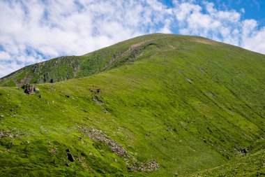 Fagaras Romen dağlarından güzel manzara, Suru zirvesi.