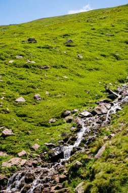 Fagaras Romen dağlarından güzel manzara, Suru zirvesi.