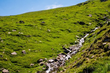 Fagaras Romen dağlarından güzel manzara, Suru zirvesi.