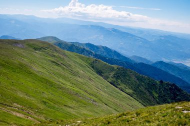 Fagaras Romen dağlarından güzel manzara, Suru zirvesi.