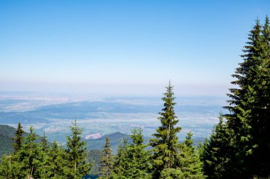 Fagaras Romen dağlarından güzel manzara, Suru zirvesi.