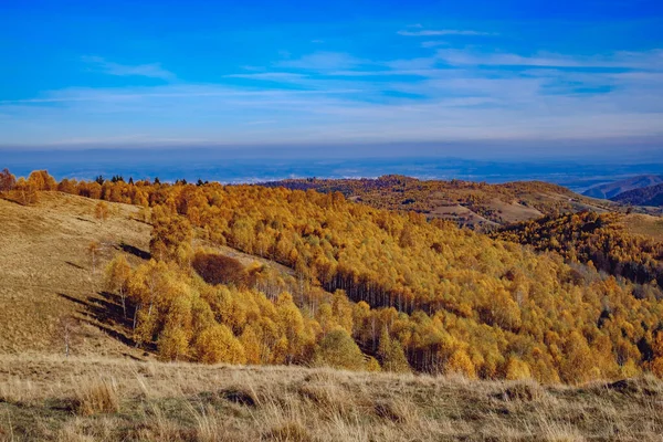 Schöne Herbstlandschaften Den Rumänischen Bergen Fantanele Dorfgebiet Sibiu County Cindrel — Stockfoto