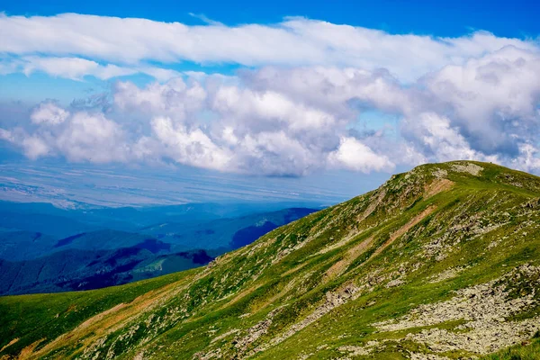 Hermosa Vista Desde Las Montañas Rumanas Fagaras Pico Suru —  Fotos de Stock