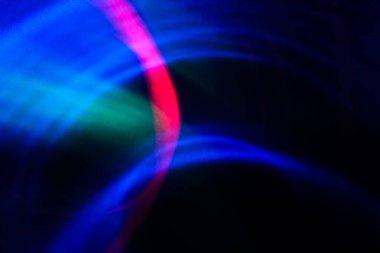 Karanlıkta soyut yumuşak hareket ışığı