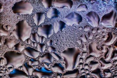 Bardağa bir damla su.