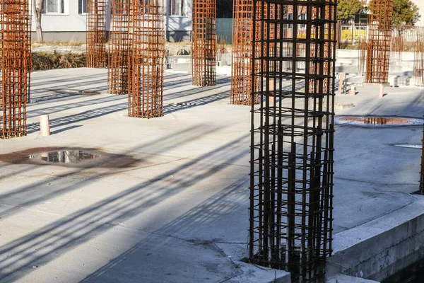 Betonnen Ijzeren Pijlers Structuur Verlaten — Stockfoto