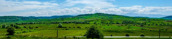 Дорога Подножия Холма Горами Позади Район Сибиу Румыния — стоковое фото