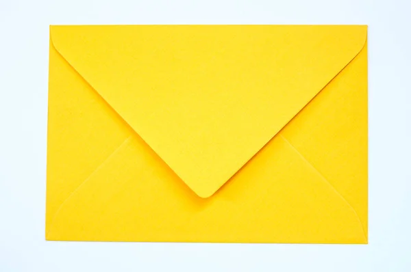 Gelber Umschlag Aus Altpapier Isoliert Auf Der Weißen Seite — Stockfoto