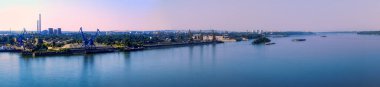 Rusçuk kenti, Bulgaristan - 28 Temmuz 2020. Ruse kenti, Bulgaristan ve Tuna Nehri üzerindeki panoramik manzara