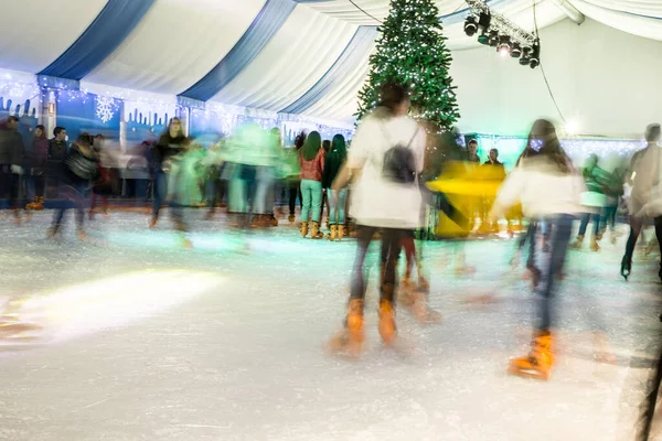 Malaga Spanien Dezember 2017 Viele Menschen Skaten Der Winternacht Auf — Stockfoto