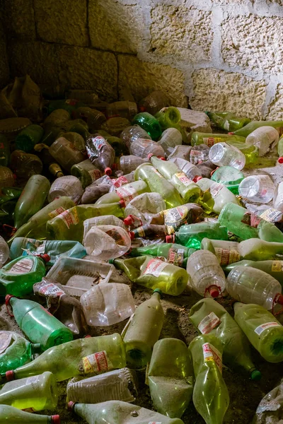 Ruse City Bulgaria November 2017 Plastic Bottles Thrown Basement Abandoned — Stock Photo, Image