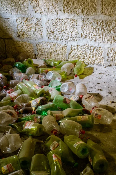 Ruse City Bulgaria November 2017 Plastic Bottles Thrown Basement Abandoned — Stock Photo, Image