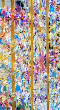 Farklı psikedelik renklerde fırıldak değirmenleri