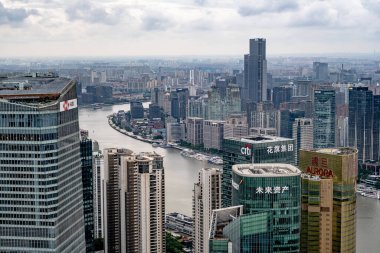 Şangay, Çin - 23 Eylül 2025 Yoğun bir çevre, Şangay ekonomik kalkınmasının sembolü olarak sayısız modern gökdelenler, Magic City