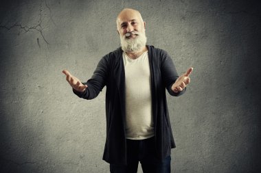 adam kameraya el çekerek Dostu