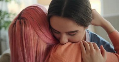 Sevgi dolu eşcinsel çift romantizmi