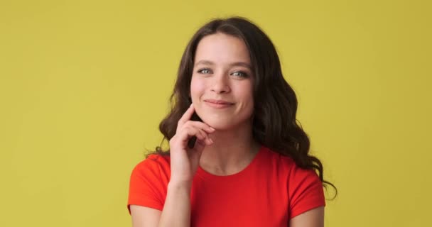 Retrato de mujer hermosa sonriendo — Vídeos de Stock