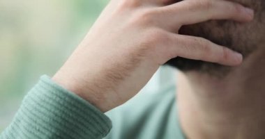Depresyondan muzdarip insanlara yaklaş