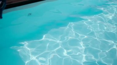 Çocuk Yüzme Havuzu atlama