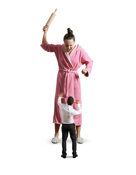 Wütende Hausfrau mit Nudelholz — Stockfoto