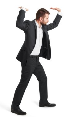 sman formal giyim holding içinde