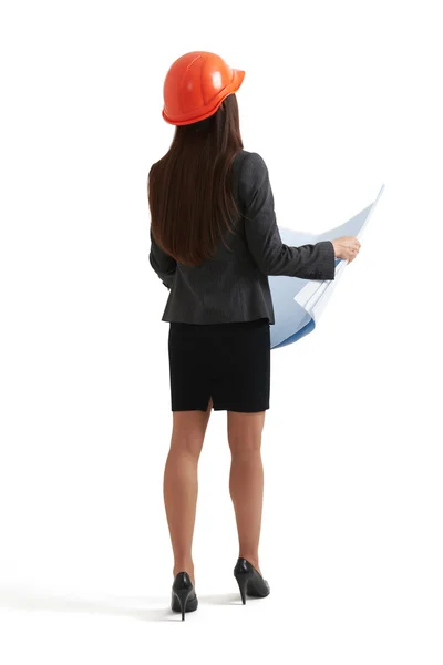 Constructor mujer con naranja hardhat — Foto de Stock