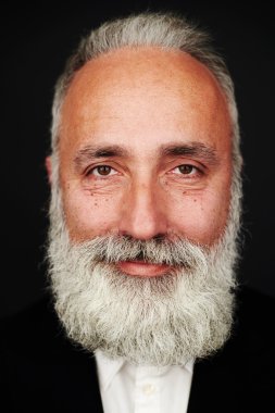 gülen yüz resmi aşınmaya komuta sizde sakallı