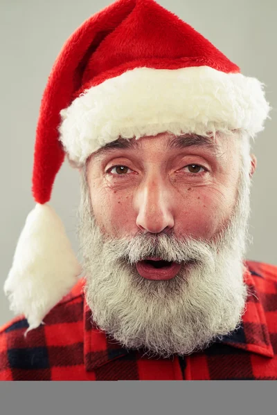 Bearded man in santa cap — Stock Photo, Image