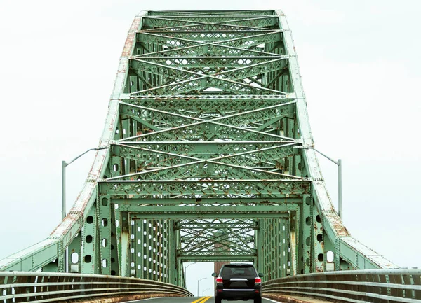 Widok Samochodu Jazdy Robert Moses Bridge Wieżą Ciśnień Fire Island — Zdjęcie stockowe