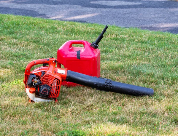 Landscapers Leaf Air Blower Gas Can Lying Ground Residential Green —  Fotos de Stock