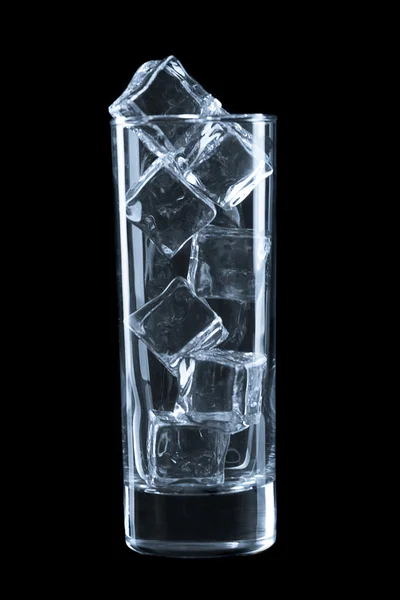 Leeres Glas mit Eis. — Stockfoto