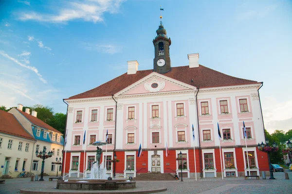 Stary piękny Ratusz w Tartu, Estonia — Zdjęcie stockowe