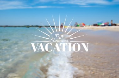 Yaz plaj manzara ve tatil işaretleri