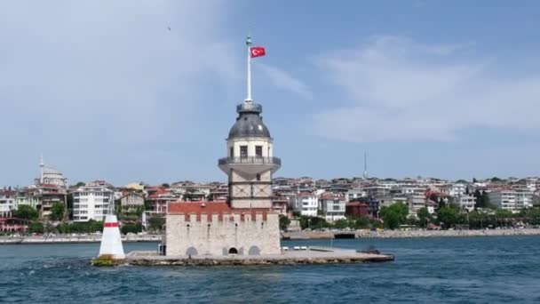 Historyczne Dziewicze Wieże Wybrzeże Uskudar Salacak Stambule Promu Płynącego Zwolnionym — Wideo stockowe