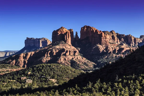 Cathedral Rock Een Beroemde Bezienswaardigheid Aan Skyline Van Sedona Arizona — Stockfoto